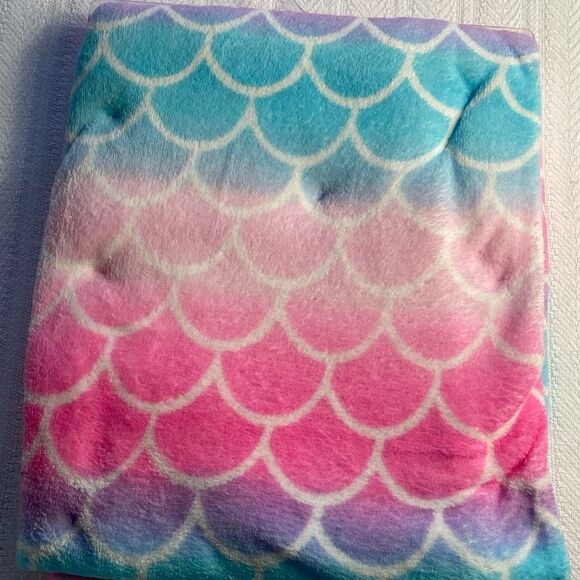 Capelli New York Mermaid Eyse Mask and Throw Set - Picture 5 of 7